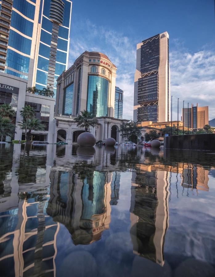 萨菲奢华皇谷酒店 San Pedro Garza Garcia 外观 照片 The Petronas Twin Towers, Kuala Lumpur