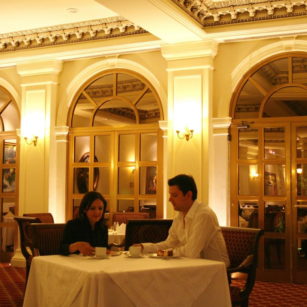 萨菲奢华皇谷酒店 San Pedro Garza Garcia 外观 照片 Interior of the restaurant