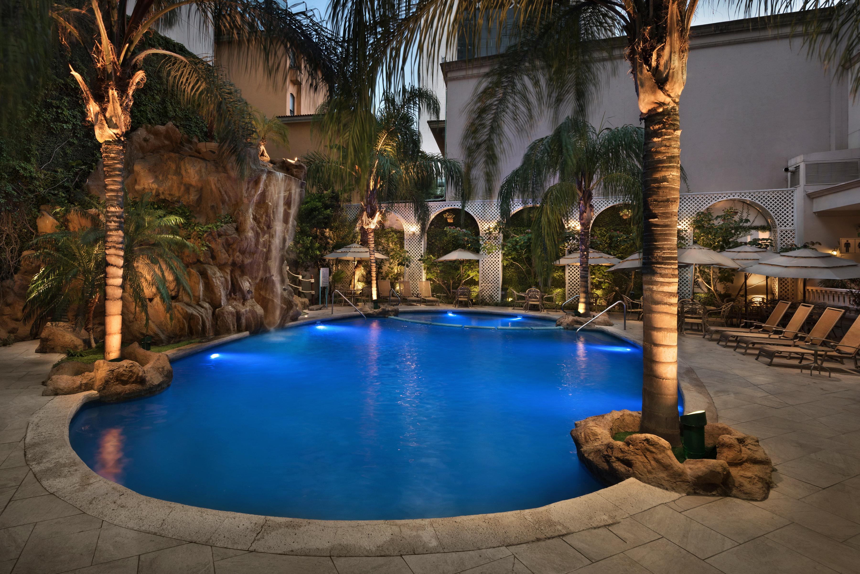 萨菲奢华皇谷酒店 San Pedro Garza Garcia 外观 照片 The pool at the hotel