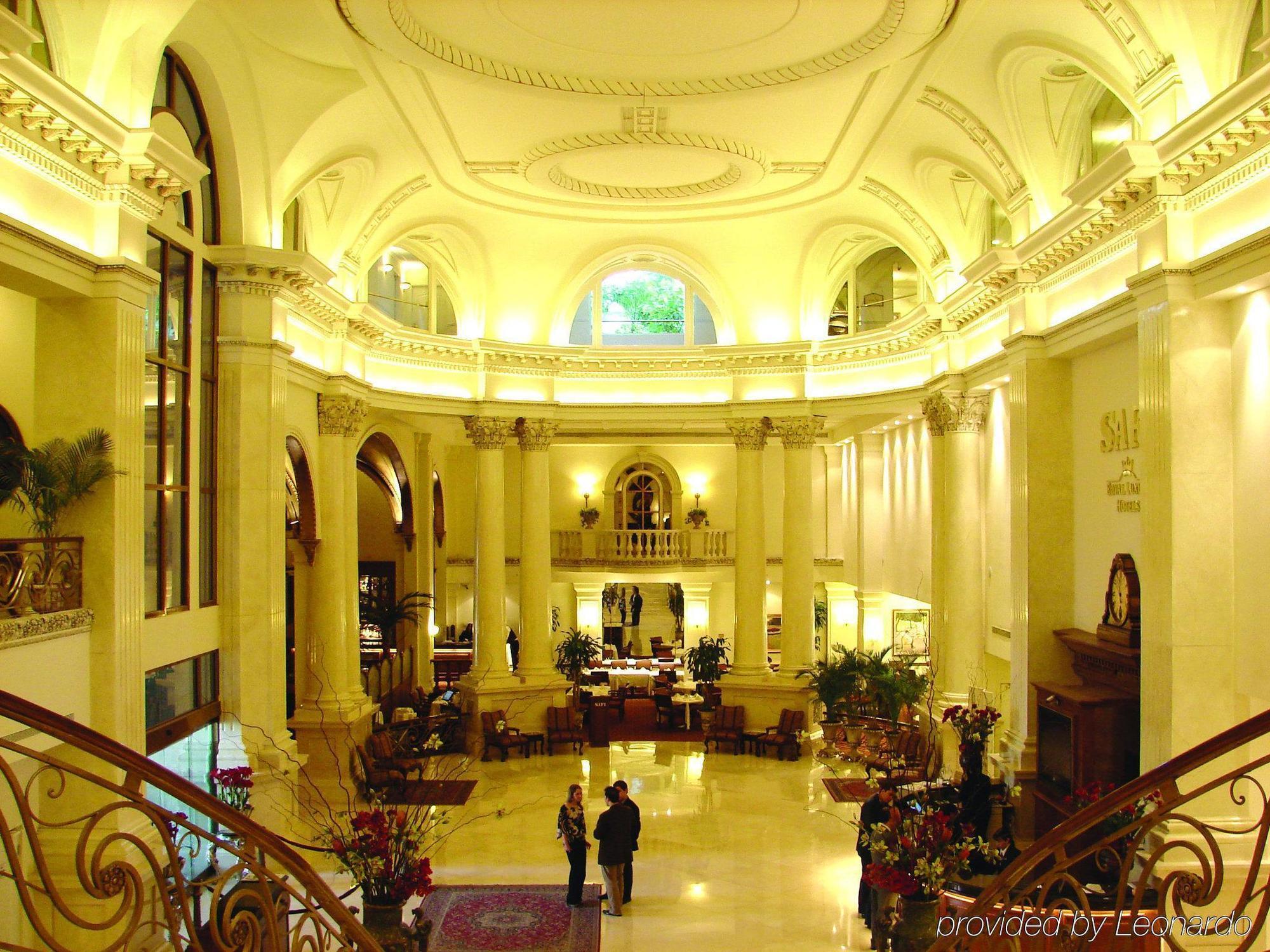 萨菲奢华皇谷酒店 San Pedro Garza Garcia 内观 照片 The lobby of the hotel